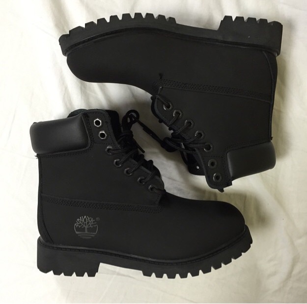 low cut black timbs
